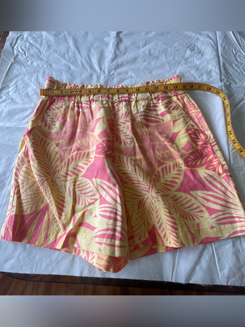 TALBOTS Women's coral & Yellow Tropical Print Elastic Waist Shorts
